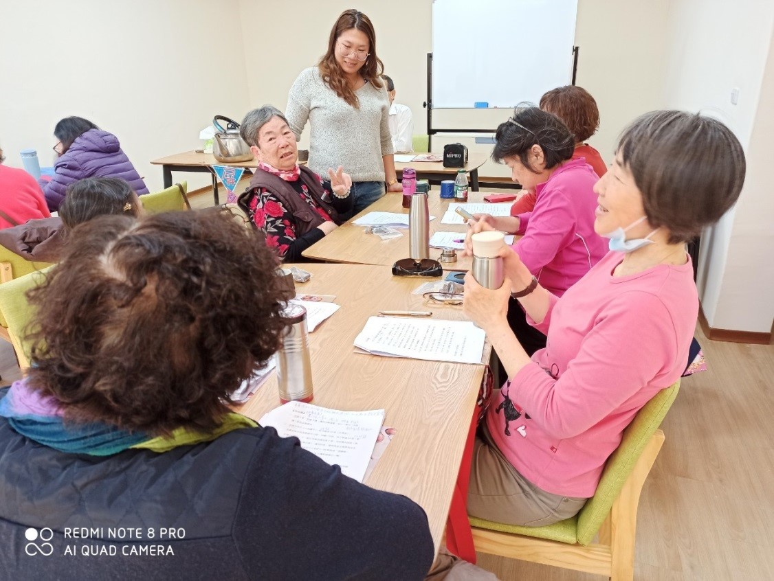 108年12月11日草藥萬萬用-感冒篇(翠雲長輩分享草藥燉補) 108年12月11日草藥萬萬用-感冒篇(翠雲長輩分享草藥燉補)